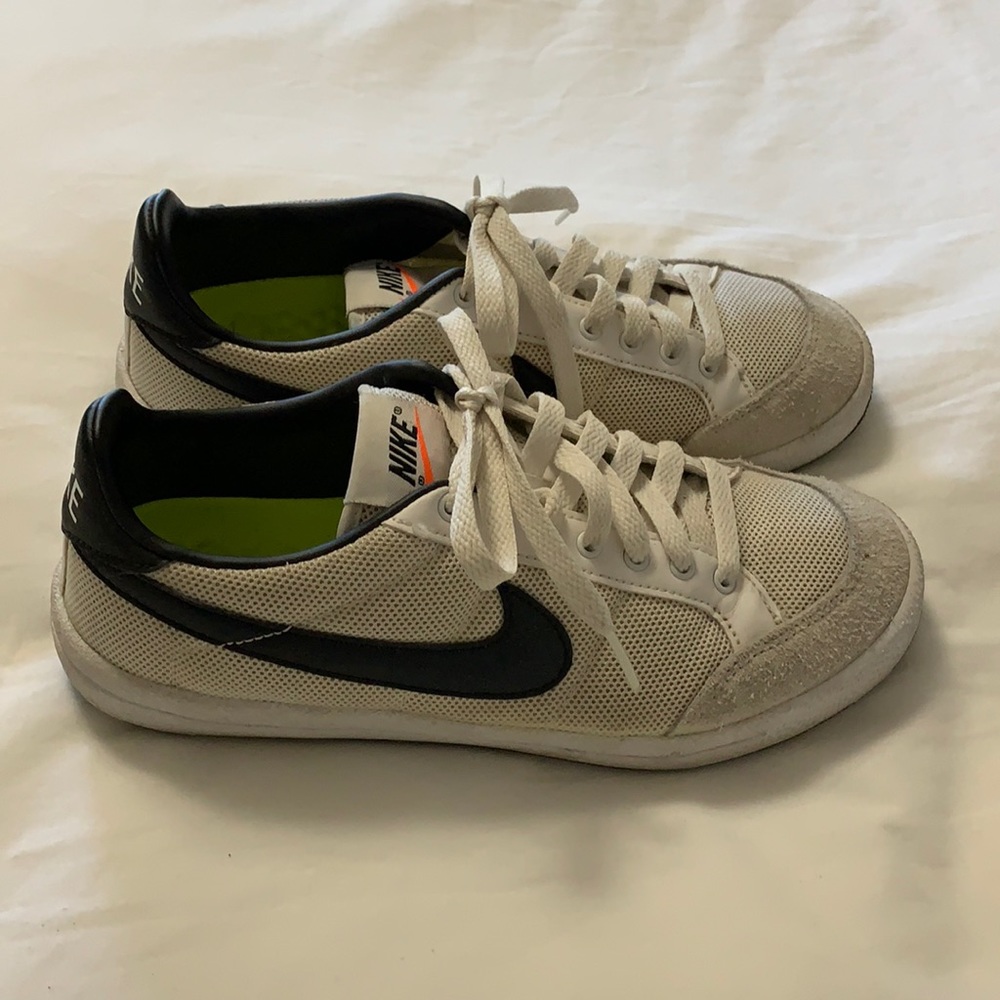 Nike tennis shoes